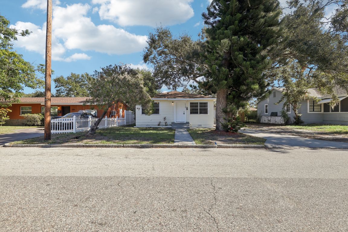  181140 - 1730 17th St-001.jpg