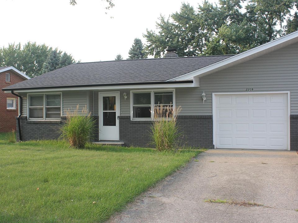 1st image of 2209 Welch Dr