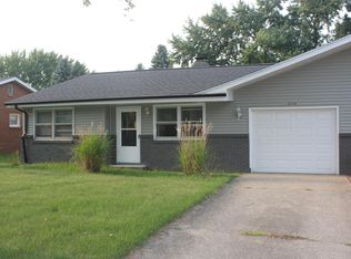 2209 Welch Dr, Stevensville, MI 49127