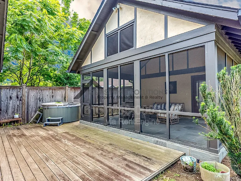 1802 Linden Ave — Photo 12