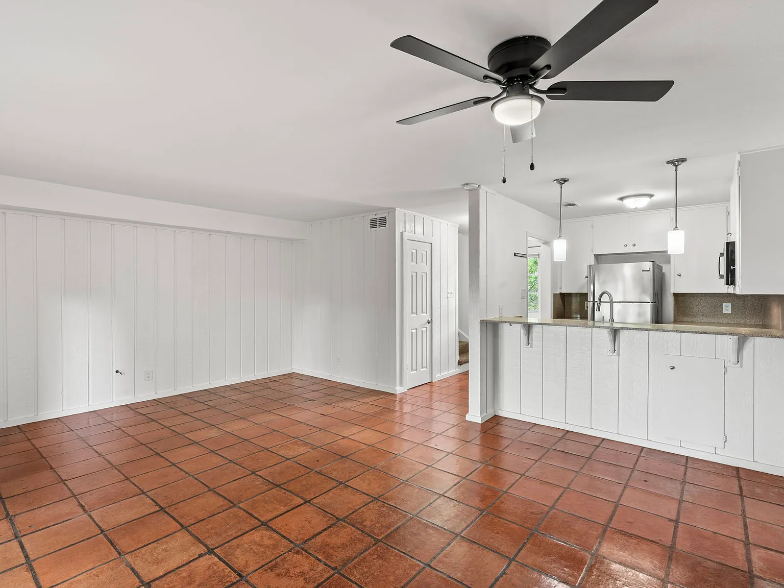 2 bed, 1.5 bath, 1000 sqft, $1,850 — Photo 2