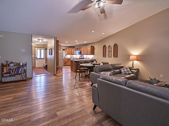 2nd image of 2837 Knight Dr