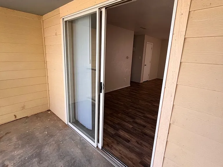 Echols 1500 - Sedona Apartments — Photo 32