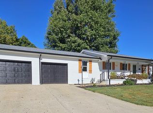 411 NE 18th St, Washington, IN 47501