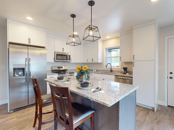607 Lincoln St, Washington, IN 47501