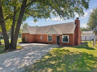 1001 W Maple St, Collinsville, OK 74021