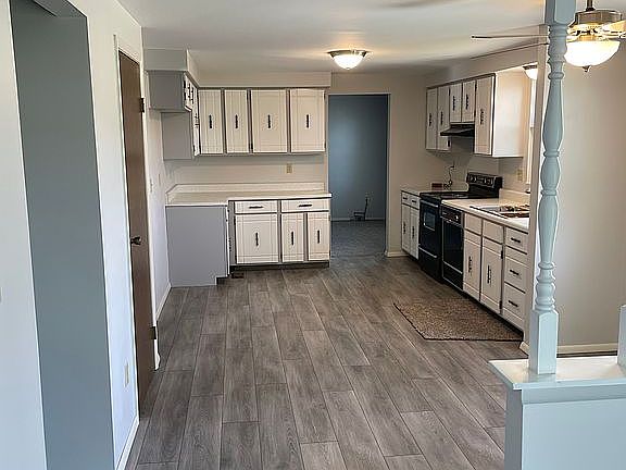 2nd image of 4701 Strathaven Dr