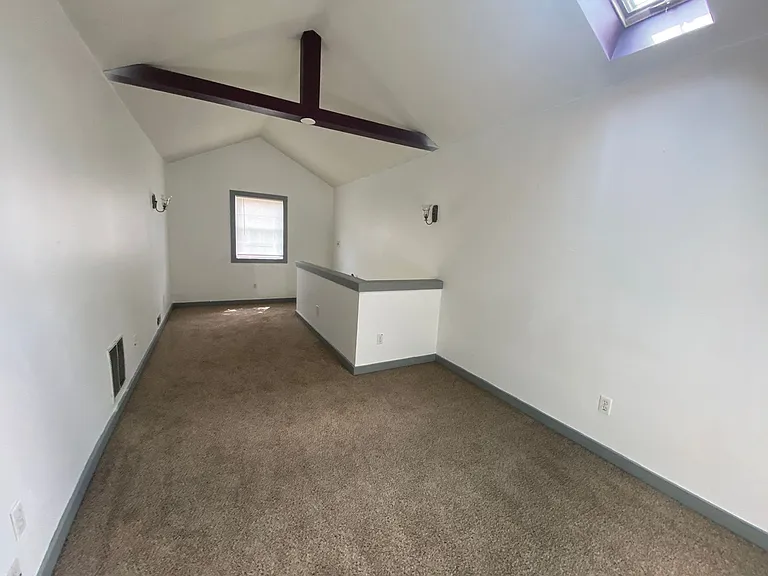 1310 N Maple St #3 — Photo 9