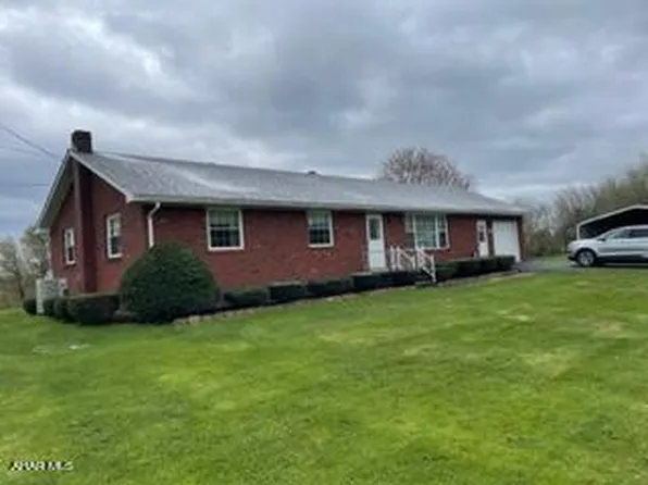 717 Manor Dr, Ebensburg, PA 15931