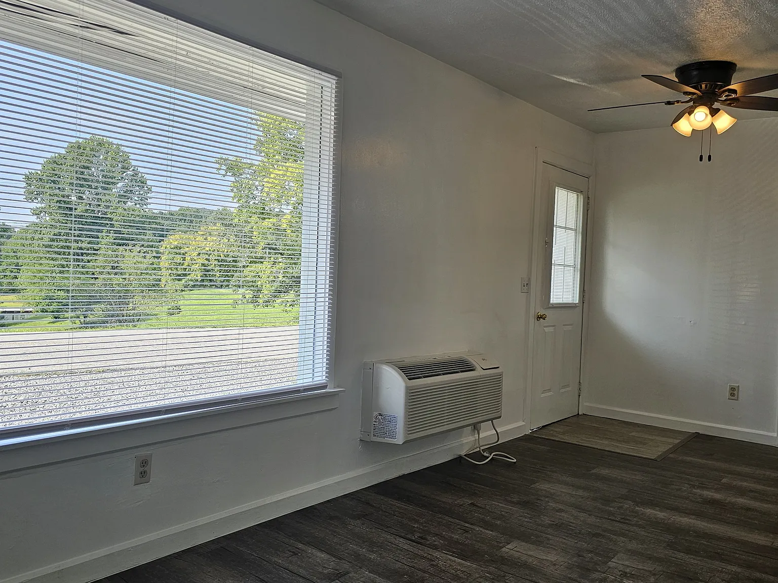 1 bed, $875 — Photo 2