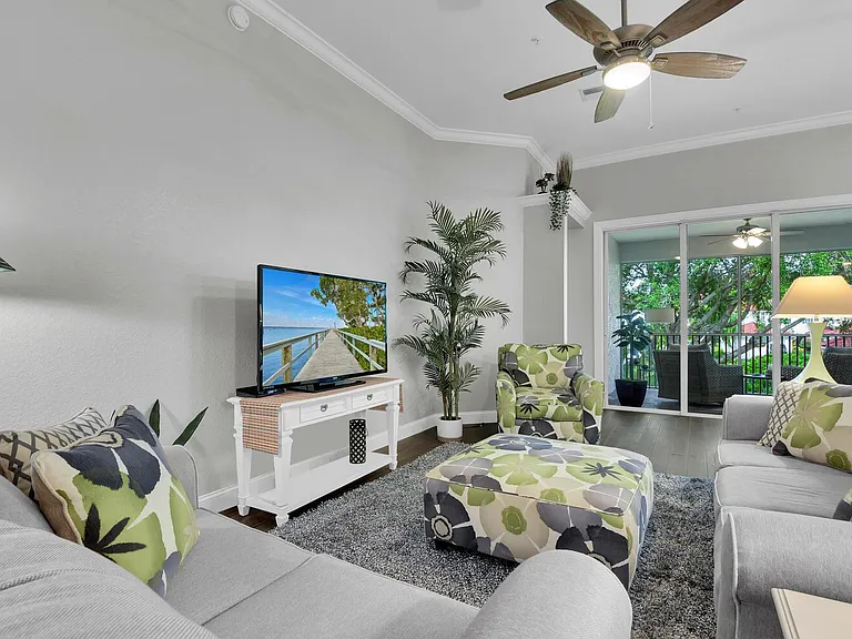 710 Lalique Cir #906 — Photo 11