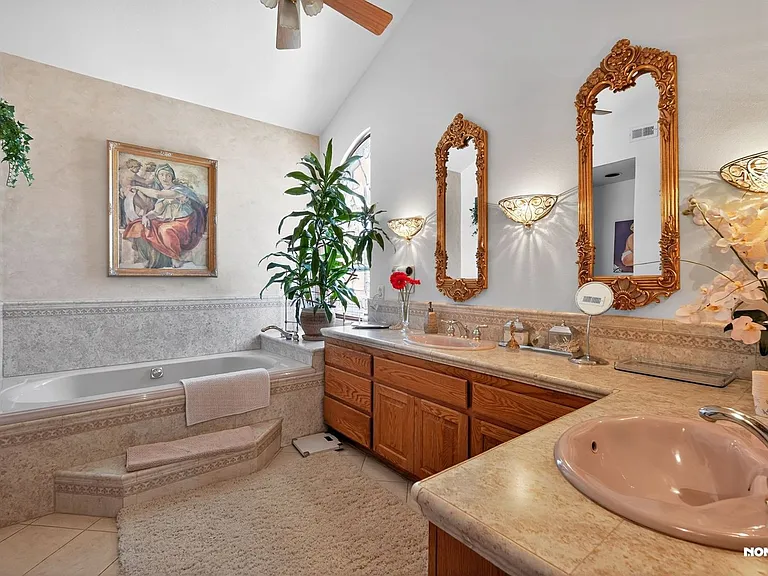 10317 Oak Ranch Ln — Photo 27