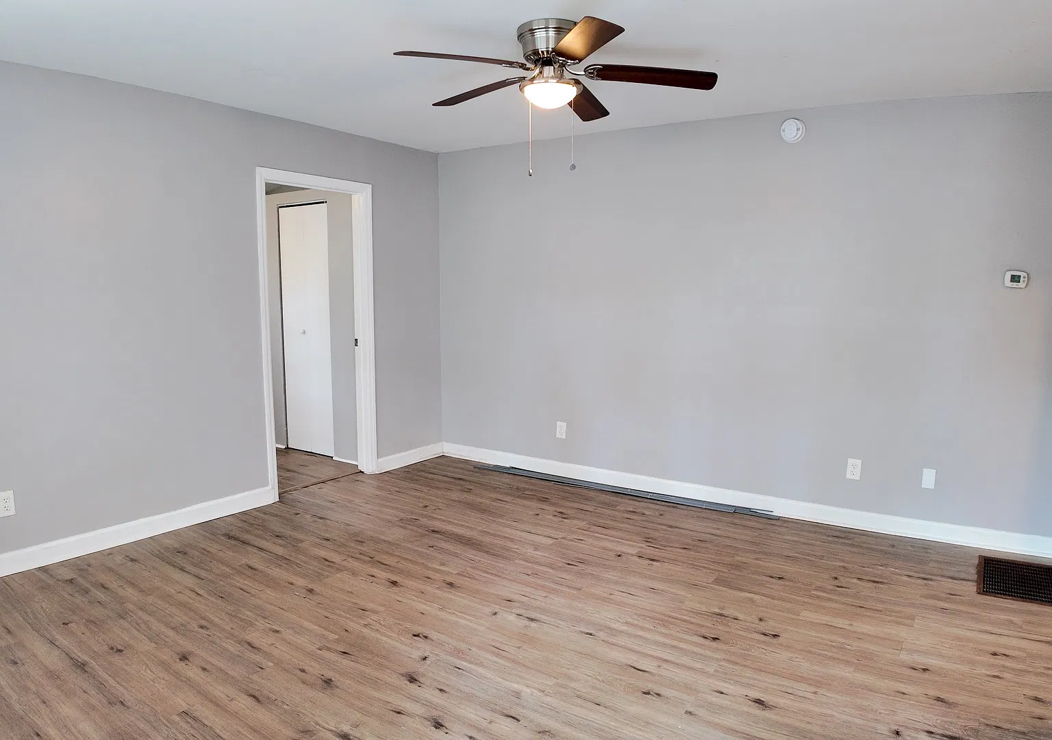 2314 Mississippi Ave - Unit B — Photo 2