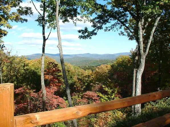 579 Paramount Pl, Ellijay, GA 30536