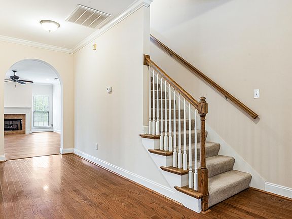 5th image of 314 Creekside Ln