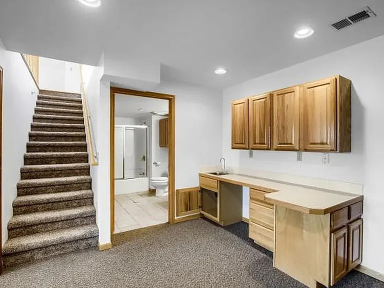 557 Trailwood Cir — Photo 12