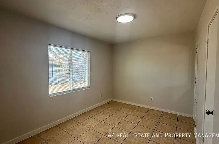 1405 W Clarendon Ave #1 — Photo 8