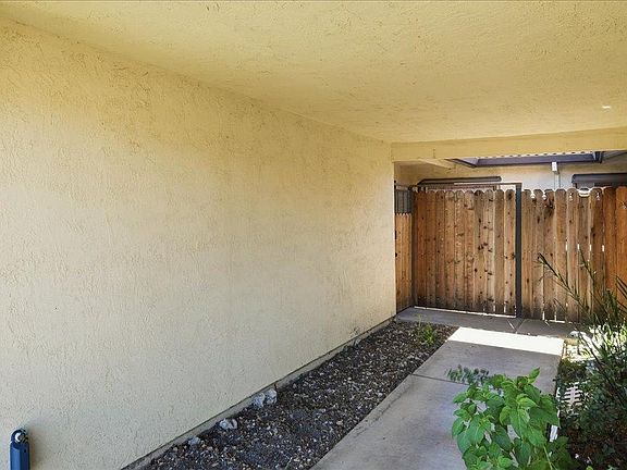 3rd image of 8790 Fox Creek Dr