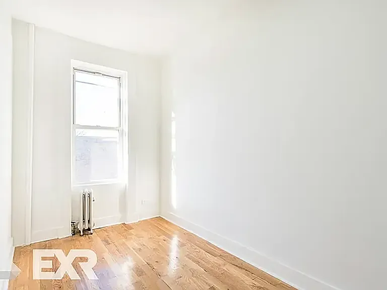 441 Wilson Ave #2B1 — Photo 5