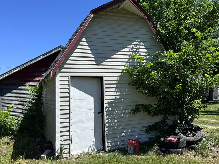 810 N C St — Photo 7