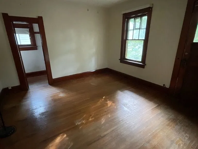 744 Nicholas St — Photo 3