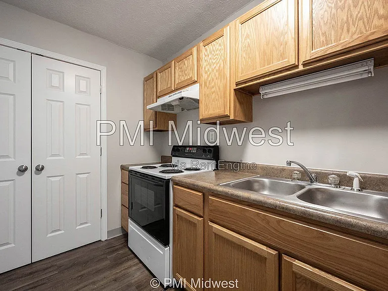 1702 W Michigan St #10 — Photo 9