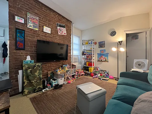 Rented by Smart City Real Estate LLC | media 4