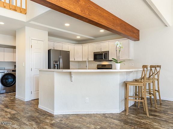 4th image of 340 Imperial Dr