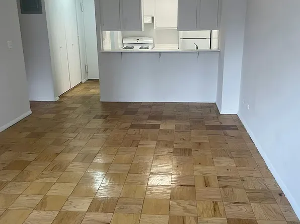 200 E 72nd St, New York, NY