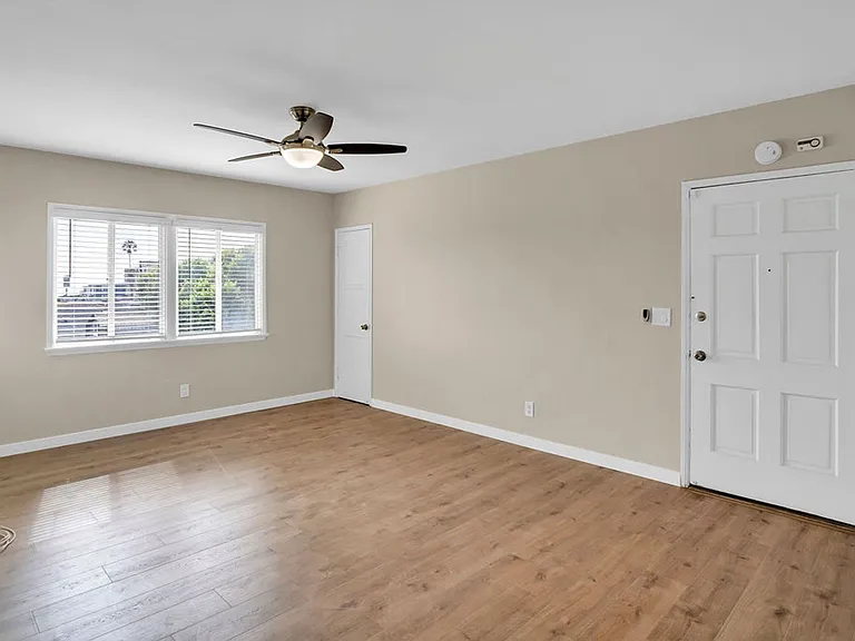 853 Emerald St — Photo 7