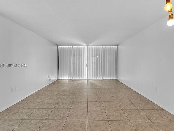 5th image of 18011 Biscayne Blvd APT 903