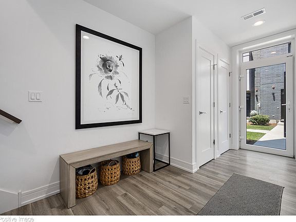 3rd image of 525 N Bishop St #18