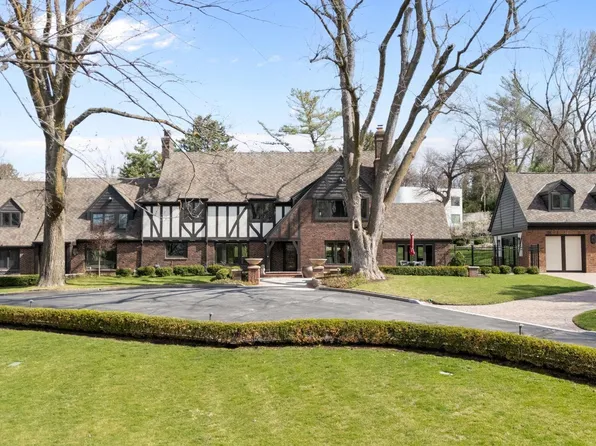 6724 Davenport St, Omaha, NE 68132