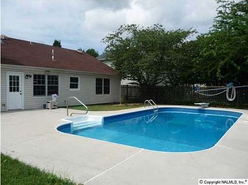 5th image of 1042 Sharpsburg Dr SE