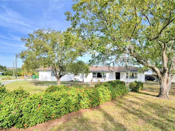 102 4th St N, Dundee, FL 33838