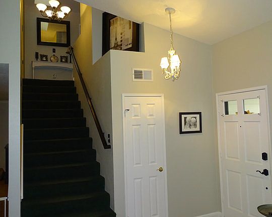 2nd image of 27135 Waterford Dr