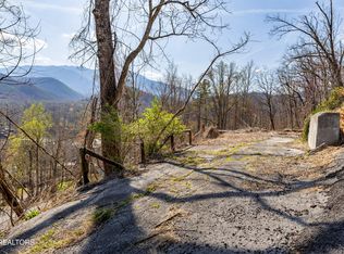 865 Highland Rd, Gatlinburg, TN 37738