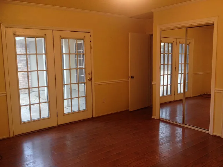 1103 Meadow Crest Ln — Photo 12