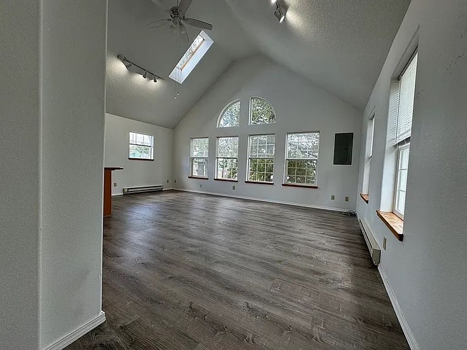 1st image of 1701 Pacific Ave N