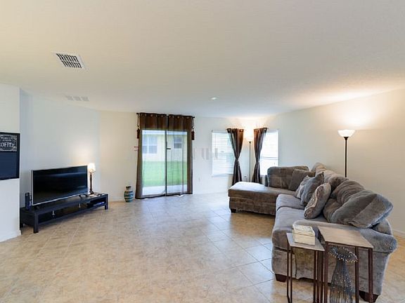 2nd image of 1085 Tourmaline Dr