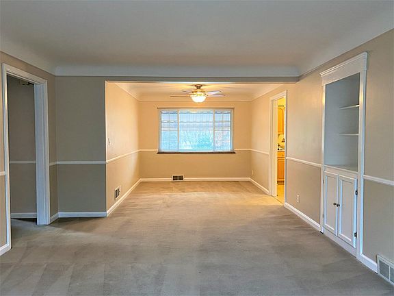 5th image of 6241 Benneville St Floor 1
