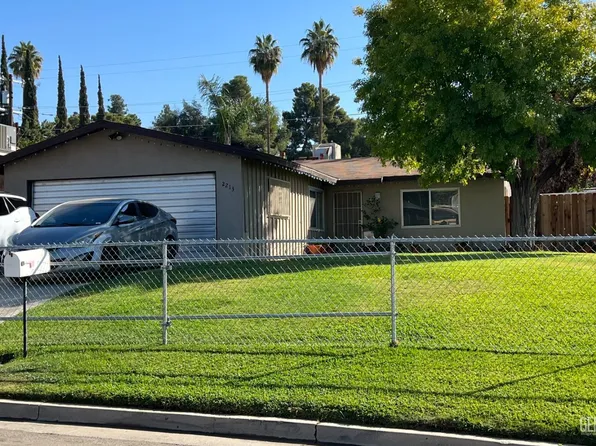 2213 Kamar St, Bakersfield, CA 93305