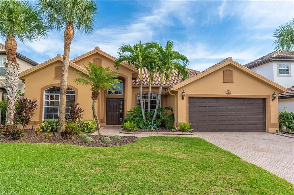 4 bed, 2.0 bath, 2315 sqft, $6,500 — Photo 1
