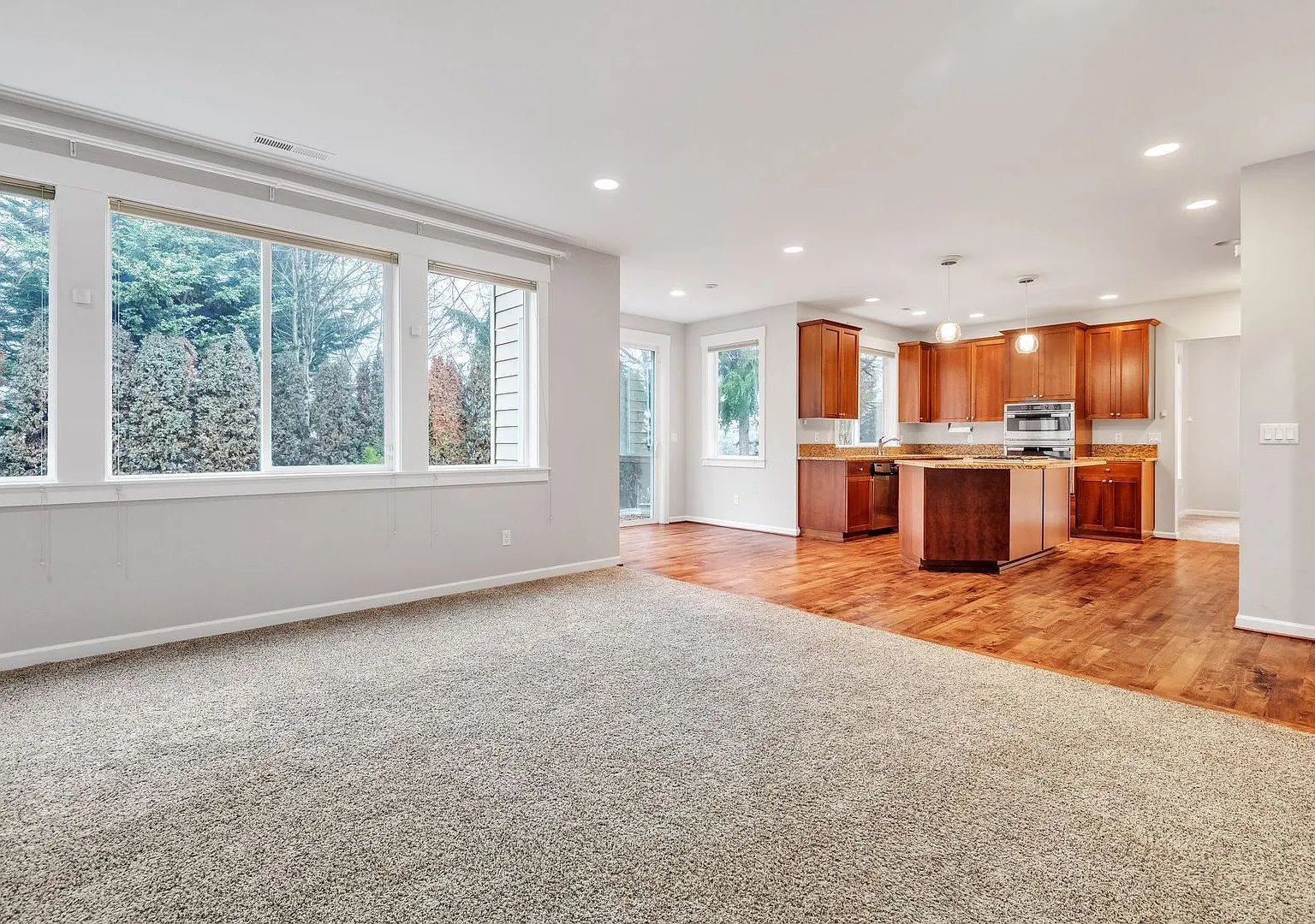 Renton Highlands Estate Style Rental! — Photo 4