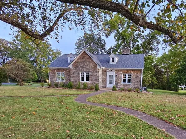 231 E Plane St, Bethel, OH 45106