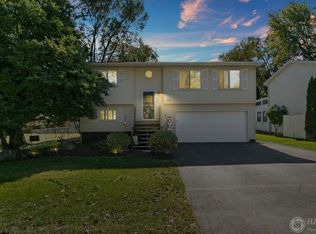 7301 Salem Rd, Wonder Lake, IL 60097