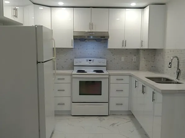 7272 Village Walk, Mississauga, ON L5W 1V7