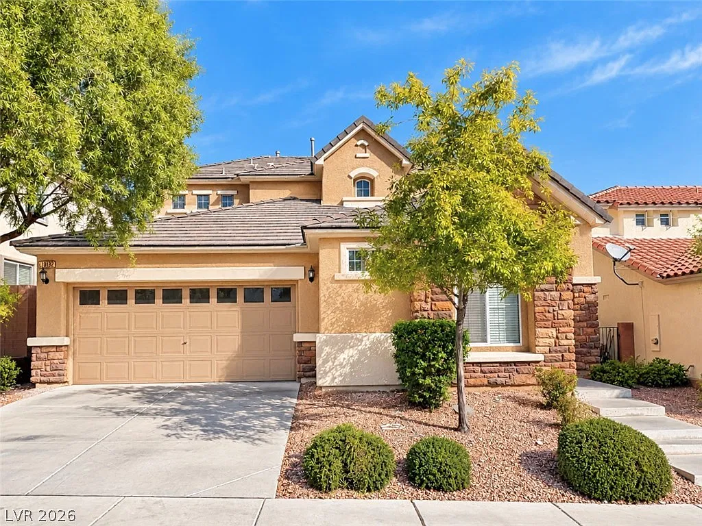 4 bed, 3.5 bath, 1904 sqft, $2,340 — Photo 1