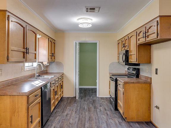 2nd image of 119 Northwood Cir