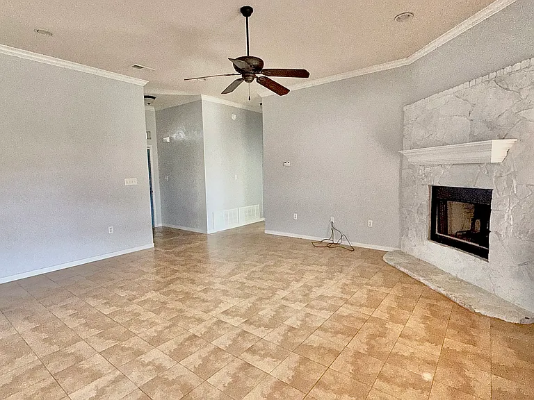 2107 Gail Dr — Photo 5